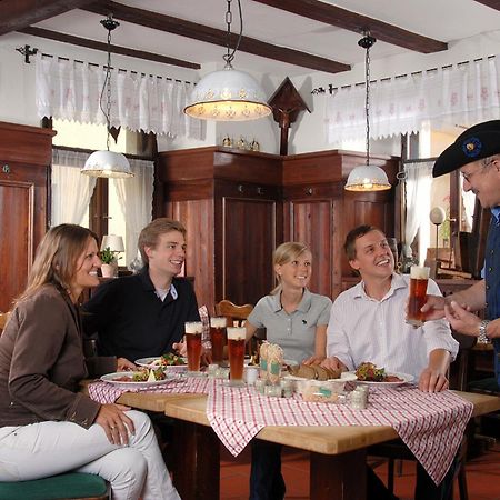 Hotel & Brauereigasthof Drei Kronen 멤멜스도르프 외부 사진