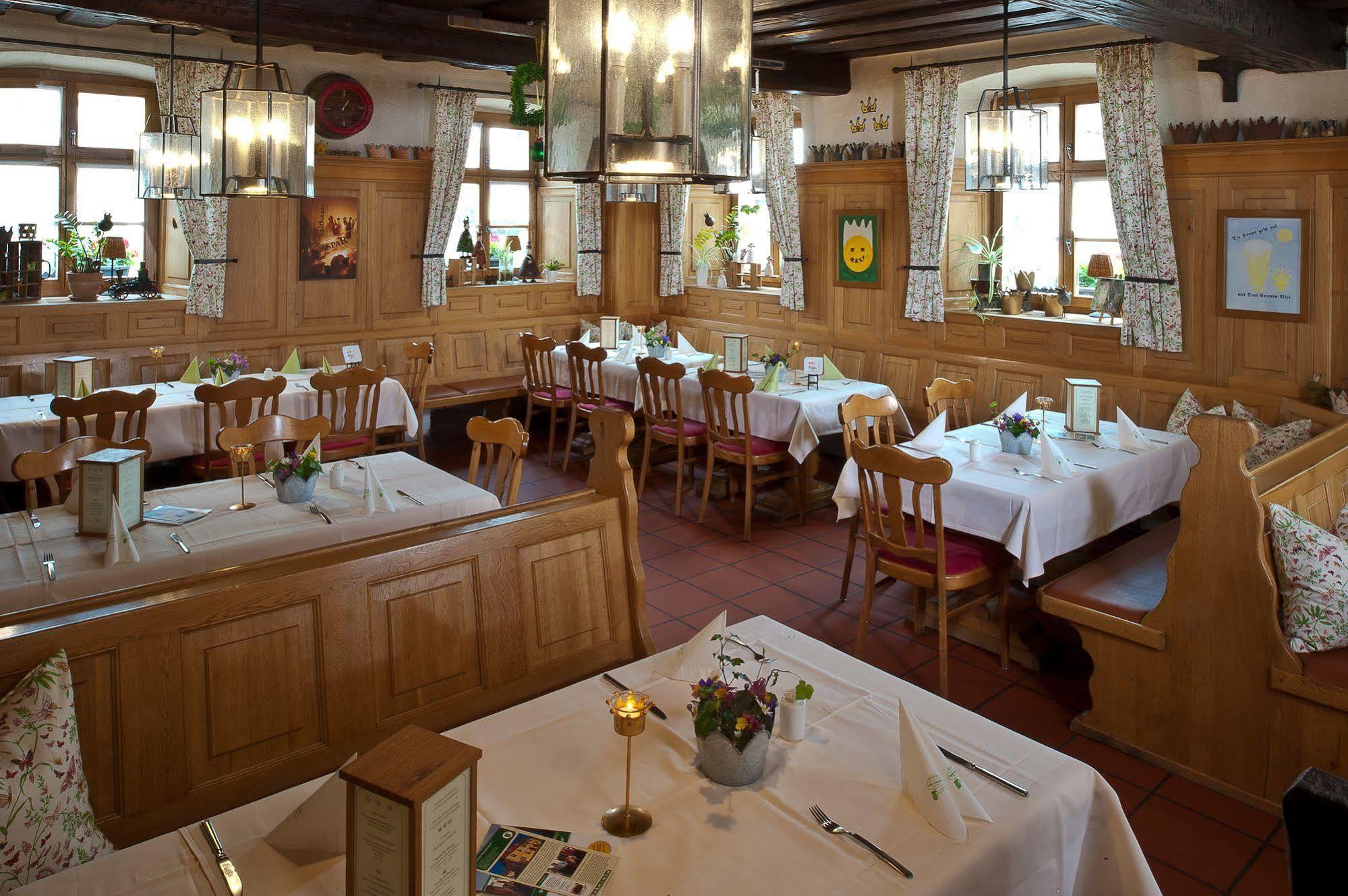 Hotel & Brauereigasthof Drei Kronen 멤멜스도르프 외부 사진