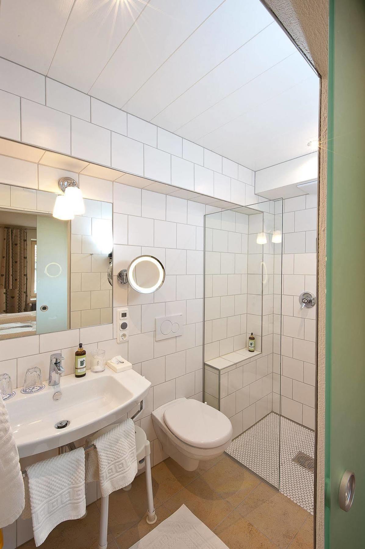 Hotel & Brauereigasthof Drei Kronen 멤멜스도르프 외부 사진