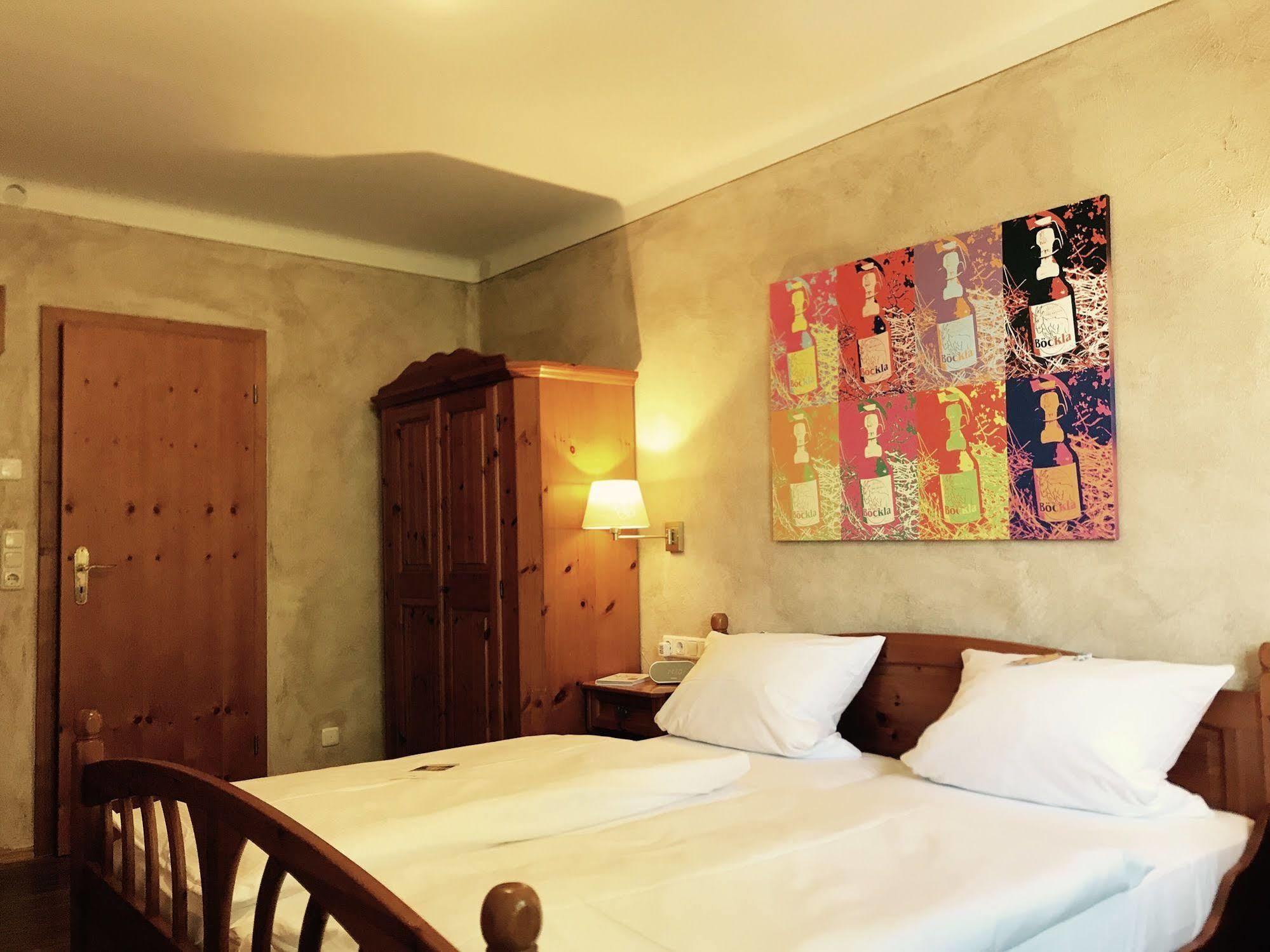Hotel & Brauereigasthof Drei Kronen 멤멜스도르프 외부 사진